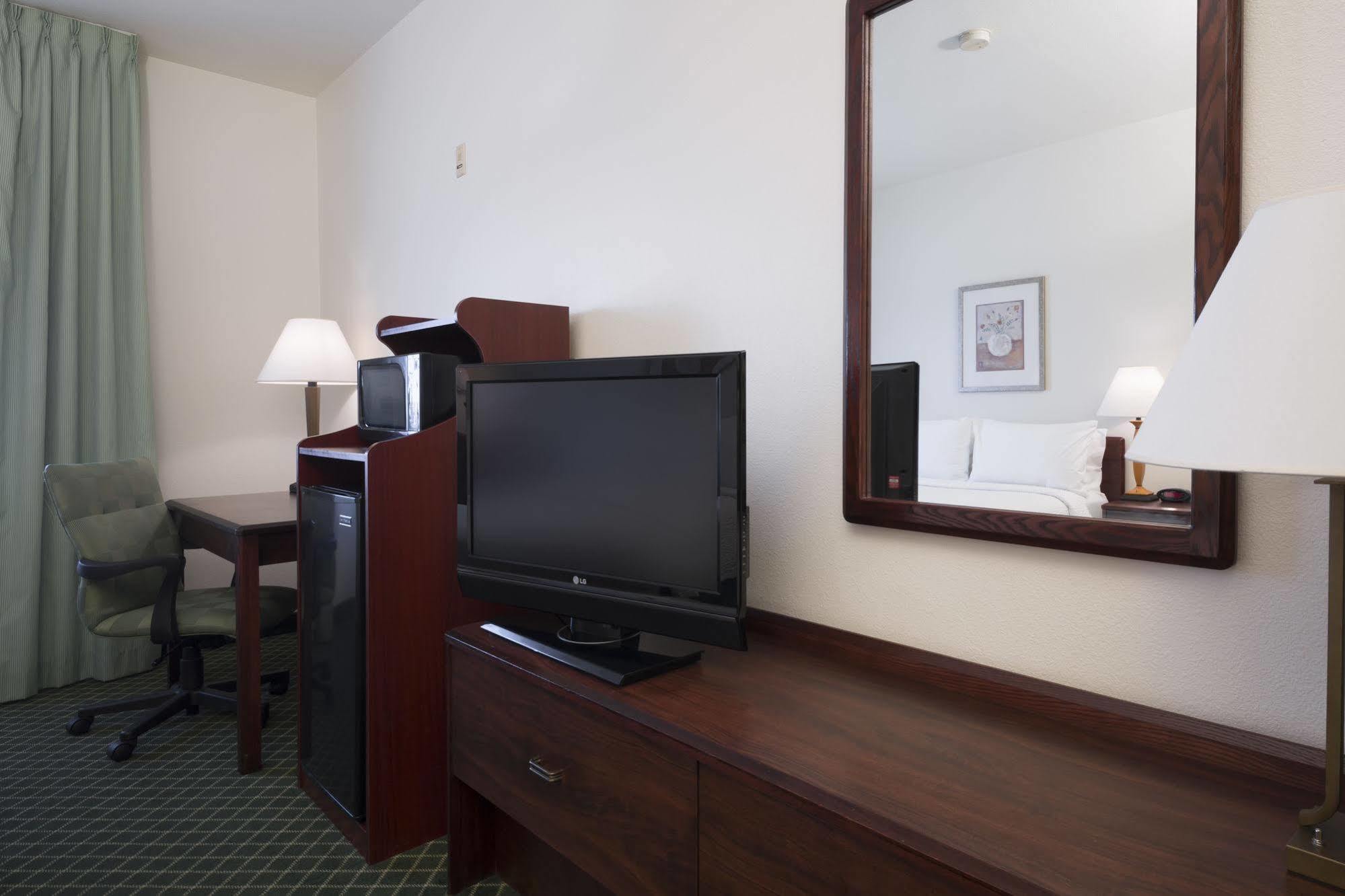 Fairfield Inn By Marriott Tracy Exterior photo