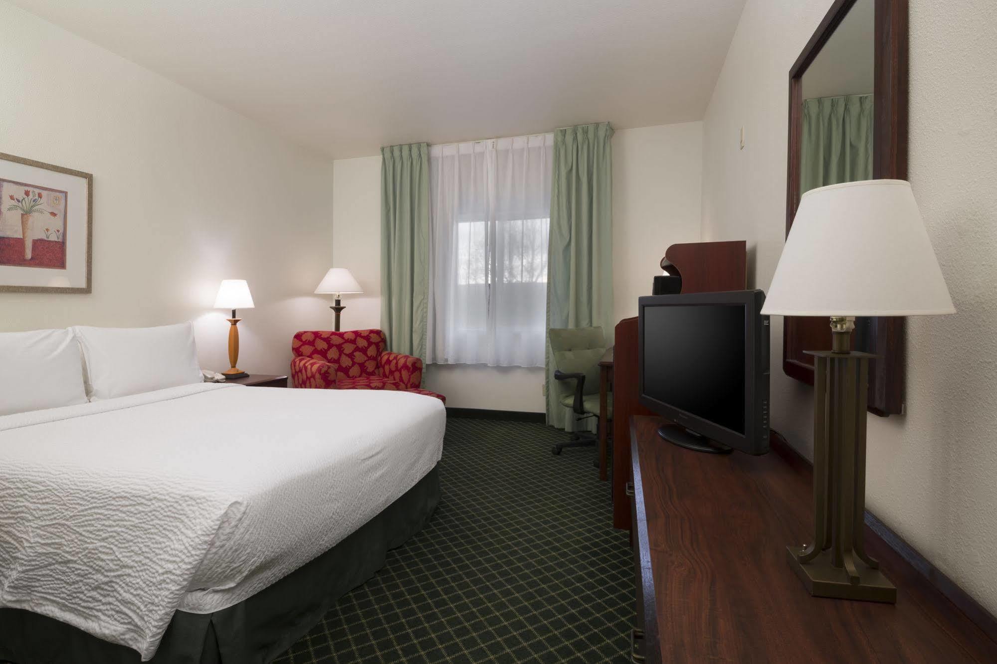Fairfield Inn By Marriott Tracy Exterior photo
