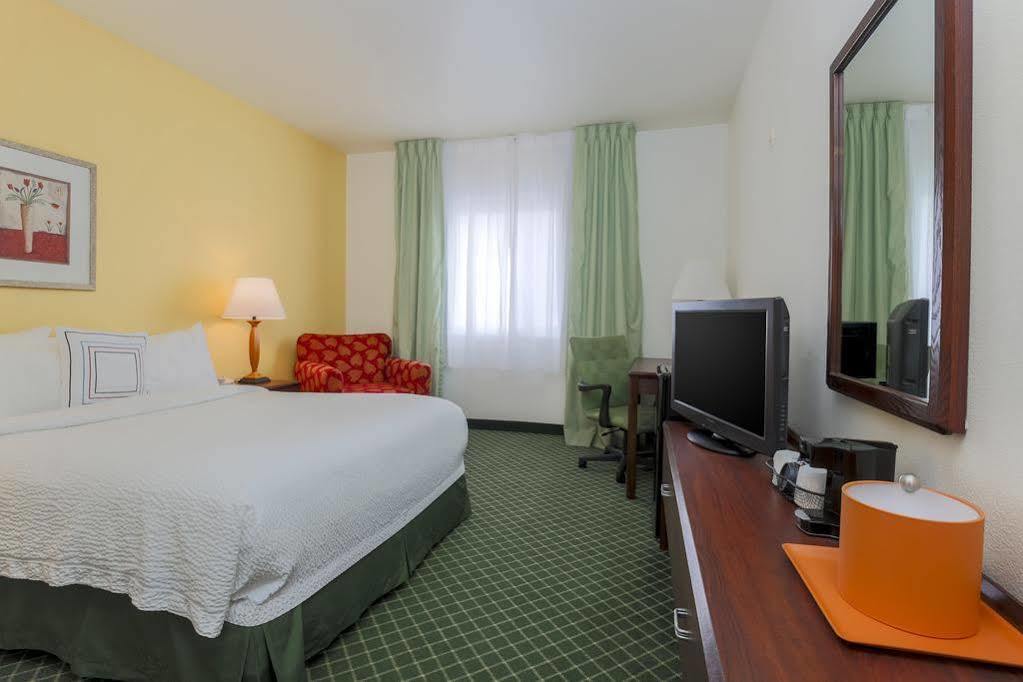 Fairfield Inn By Marriott Tracy Exterior photo